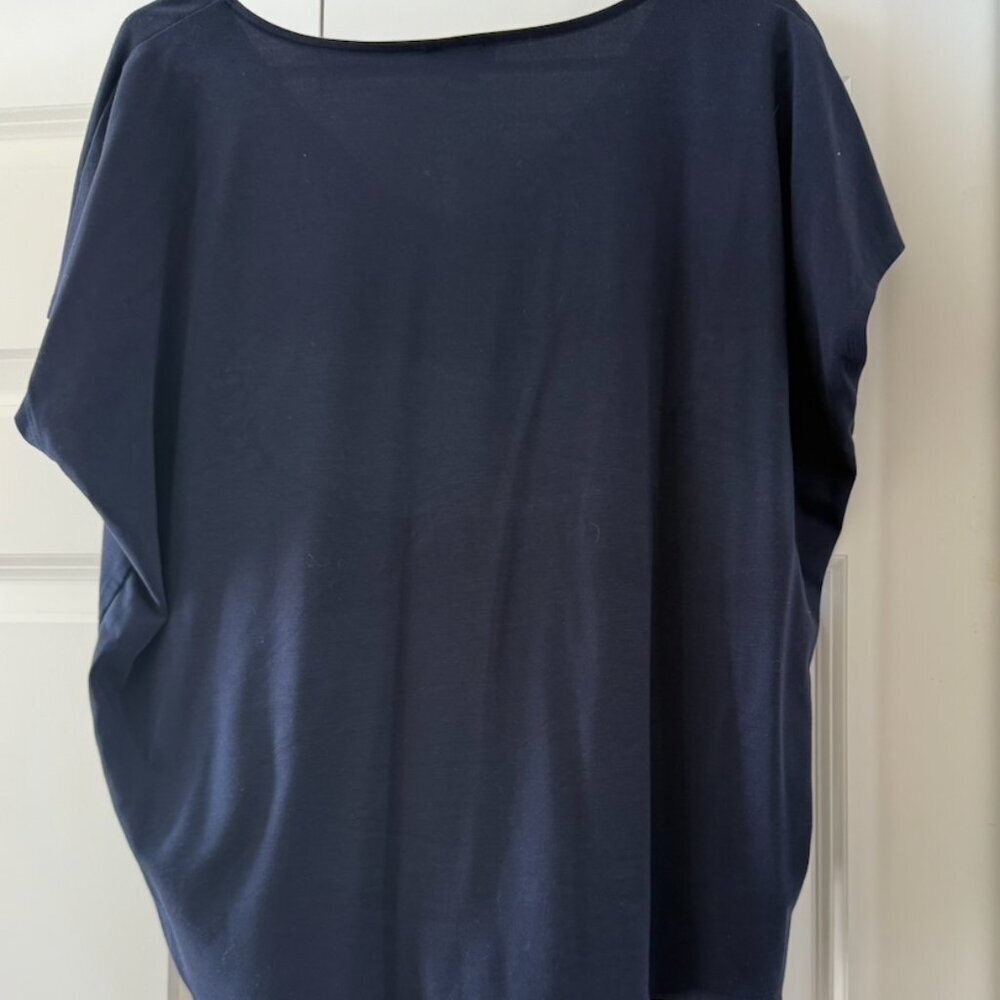 Ann Taylor Factory Navy V Neck Top Large Relaxed Fit Short Sleeve - Picture 4 of 4